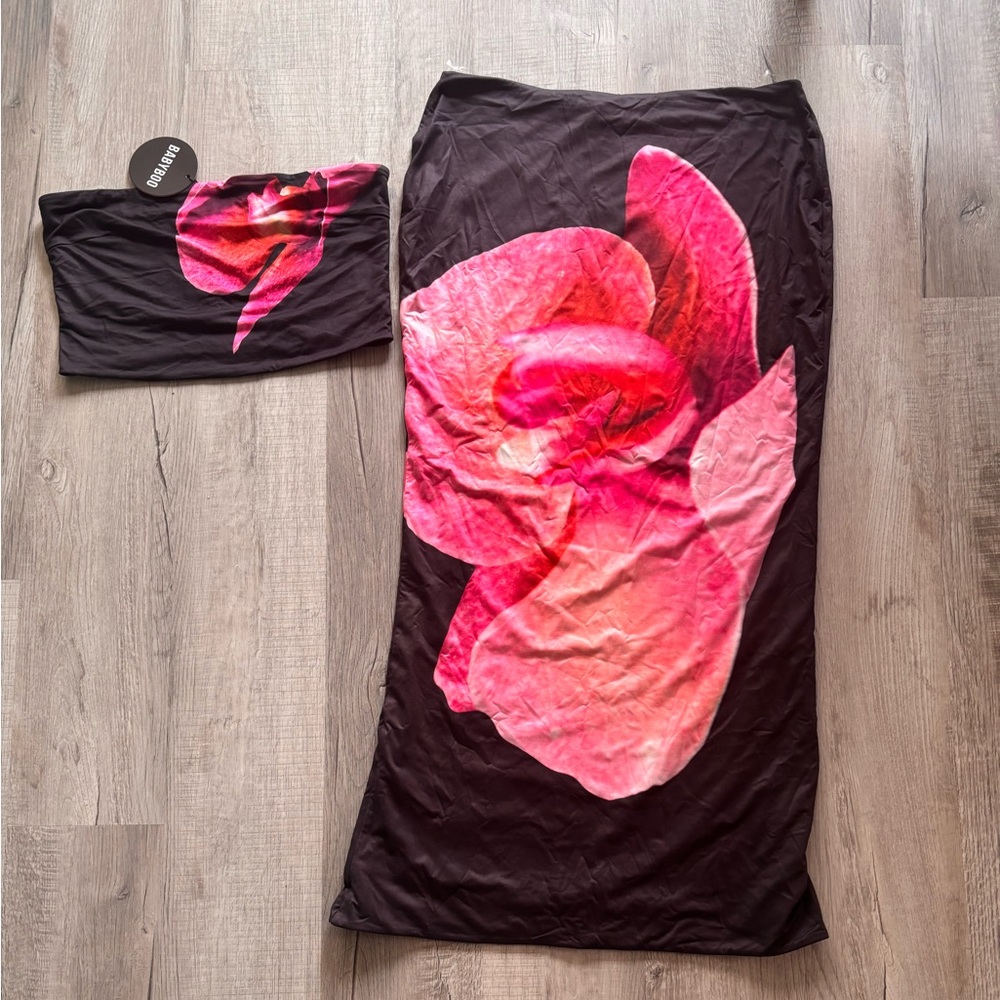 Elegant Black and Pink Maxi Dress